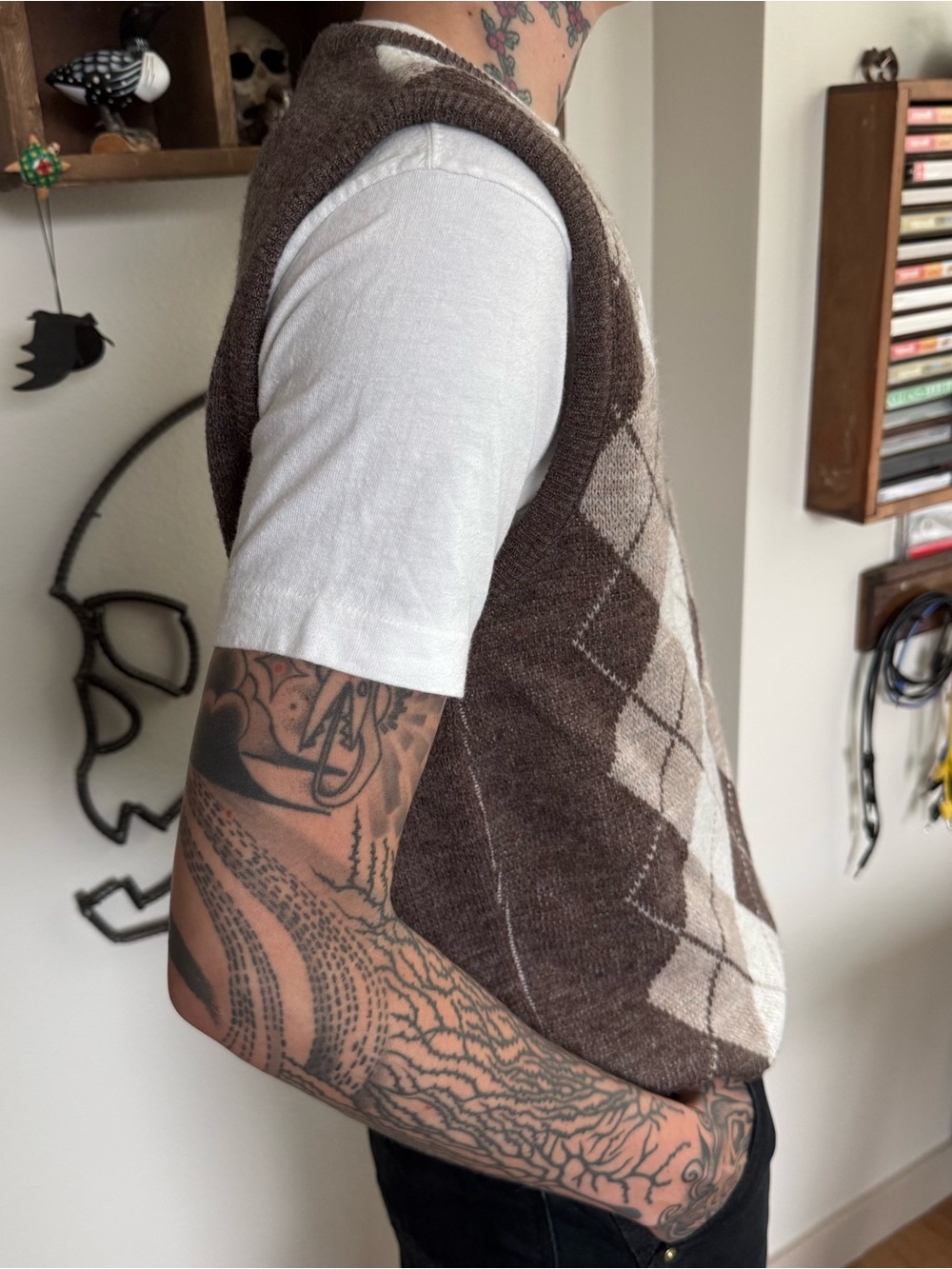 Vintage 80s Argyle V-Neck Wool Blend Sweater Vest ~ Size Medium - Picture 3 of 8